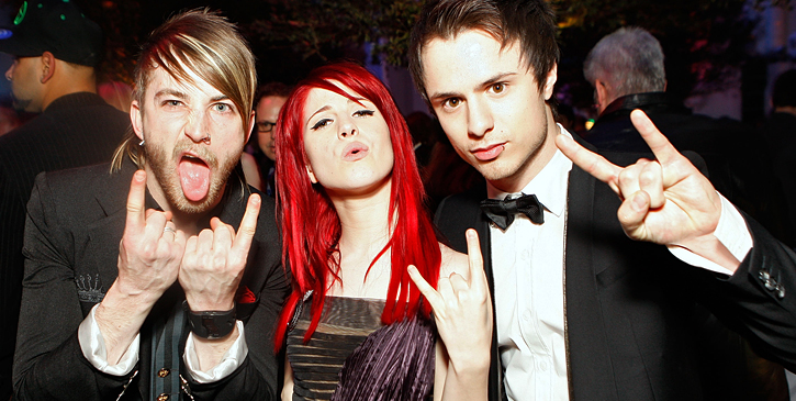 There are 5 members Hayley WilliamsZac FarroTaylor YorkJosh Farro and