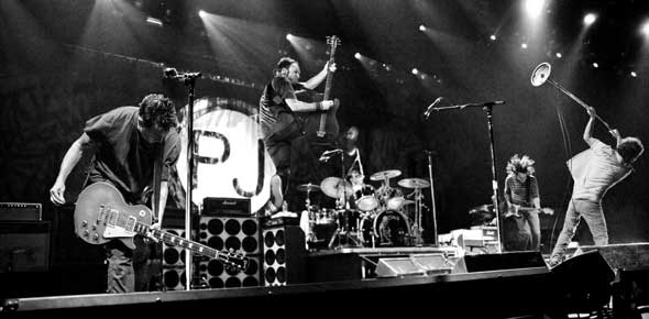 Pearl Jam Quizzes & Trivia