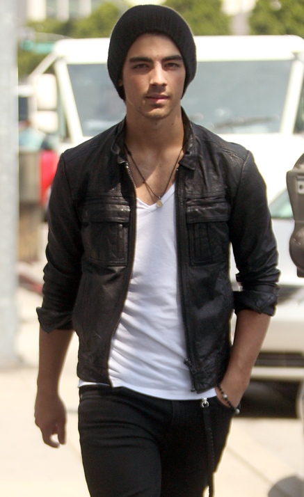 are YOU just like joe jonas girls only