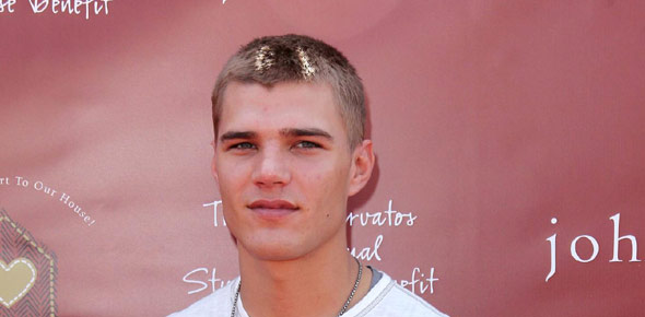 chris zylka