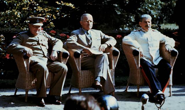 U.S. History: The Cold War Test - Quiz